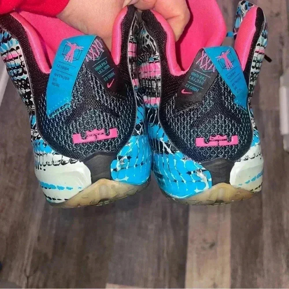 LEBRON XLL size 11 - Picture 15 of 15